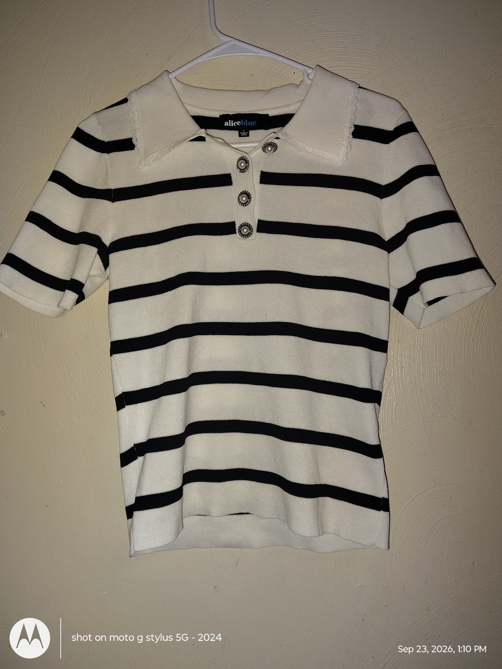 aliceblue Women's L White/Black Striped Knit Short Sleeve Collared Polo Top
